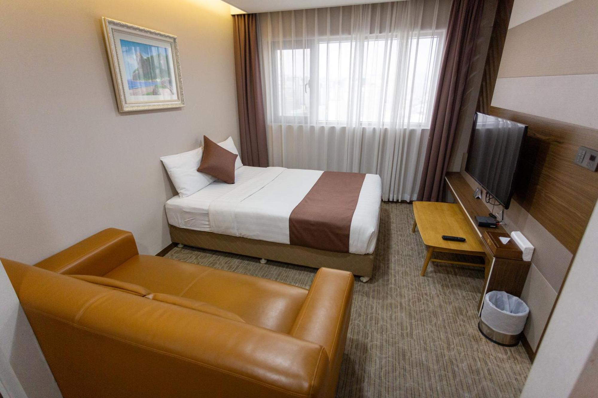 Deluxe Suite,1625570438:JPEG
